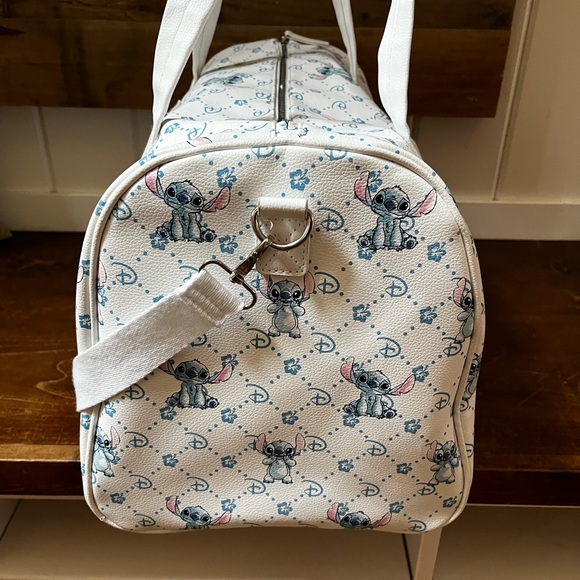 Stitch Disney bags from Primark. Duffle and tote. - Picture 4 of 8